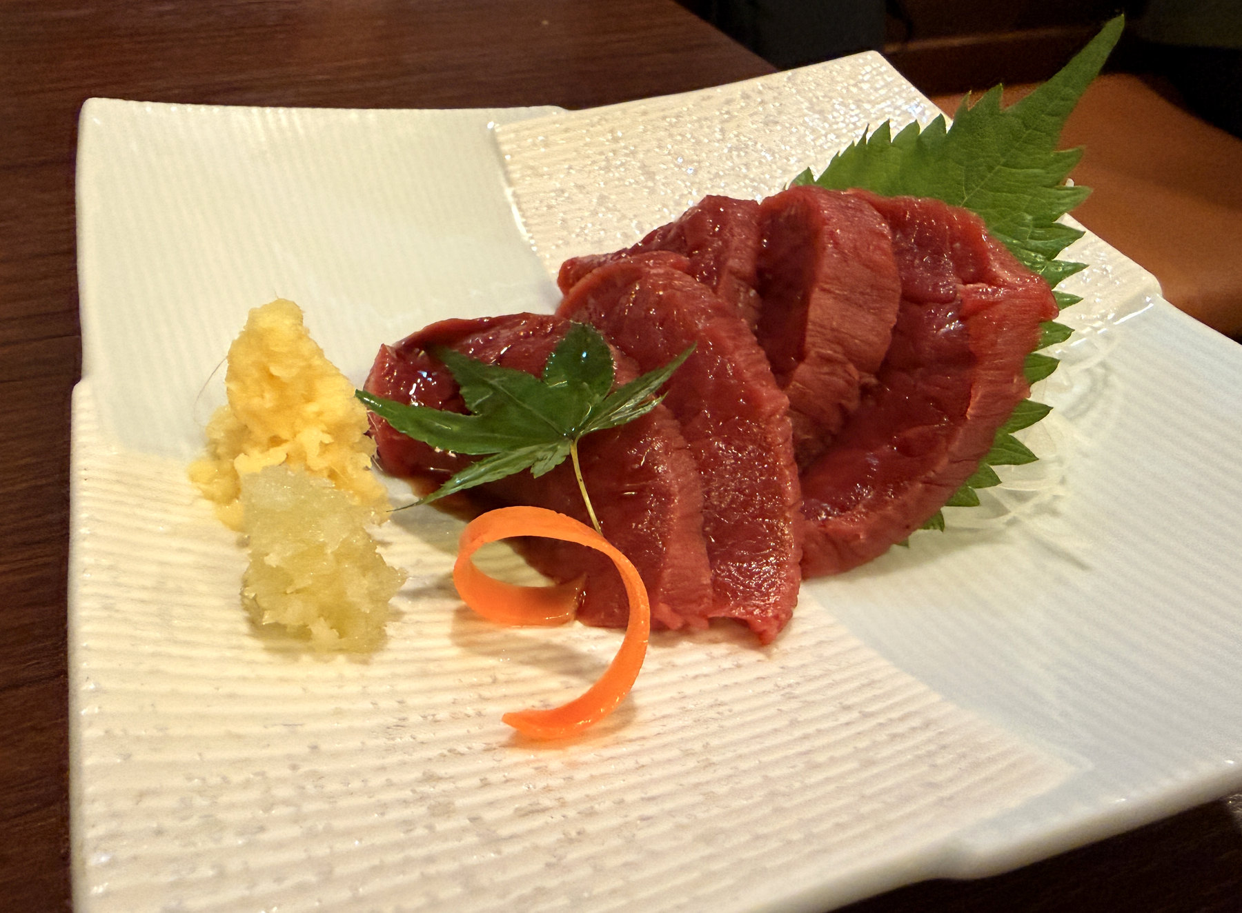 夕食の馬刺し